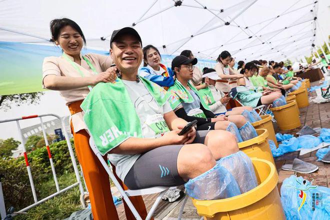 9人破130！为何2025扬马让跑者难以戒断原因是j9九游会真人游戏第一男女赛会纪录被改写！249(图8)