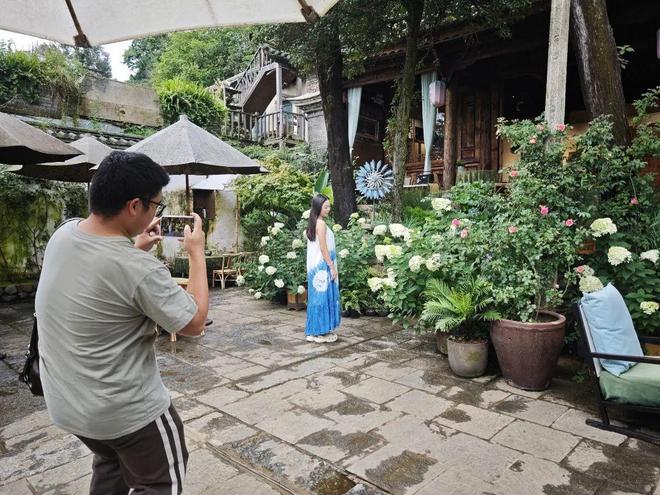 留量”艺术扎根结出“金果子”九游会j9登录凤阳邑流量变“(图11)